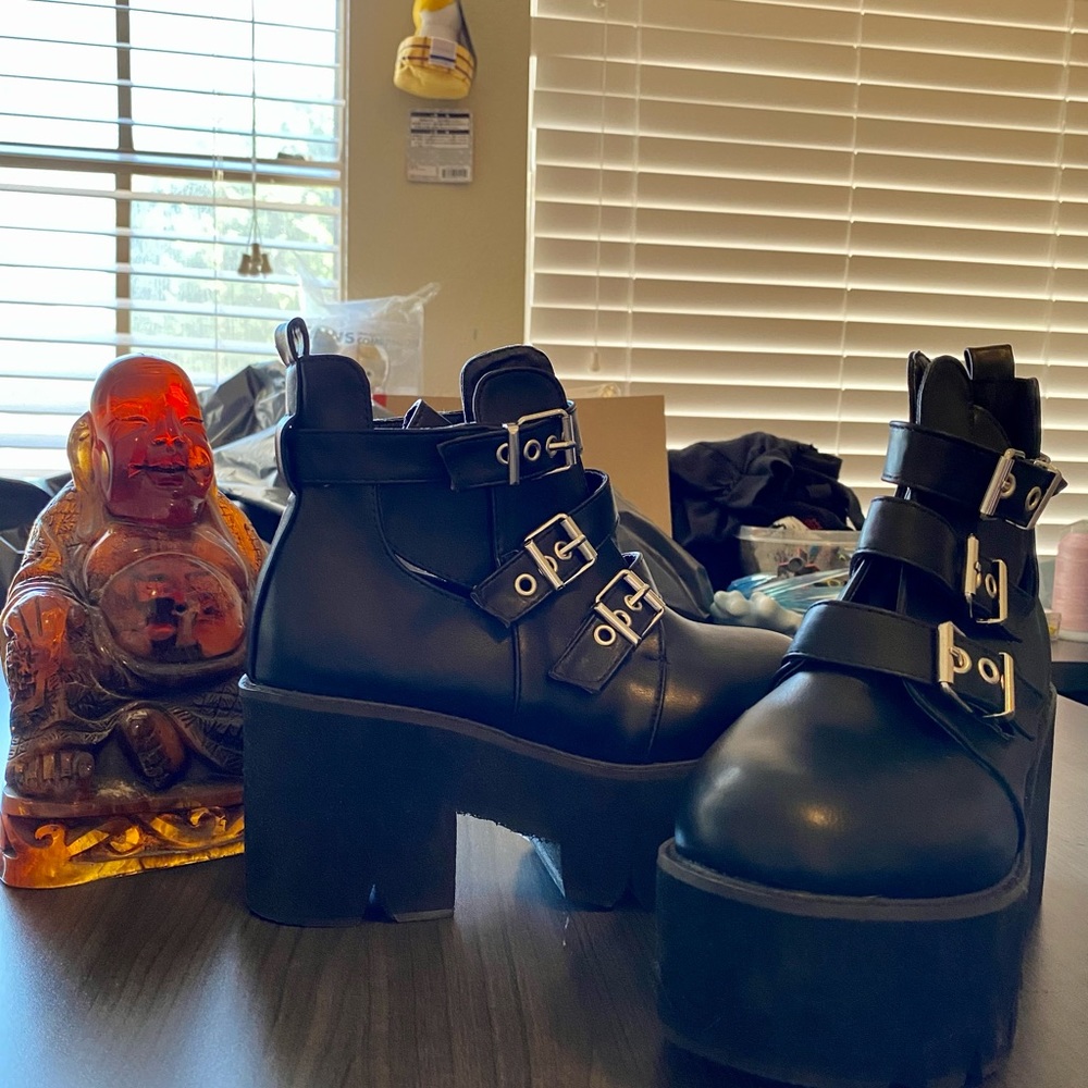 Platform boots